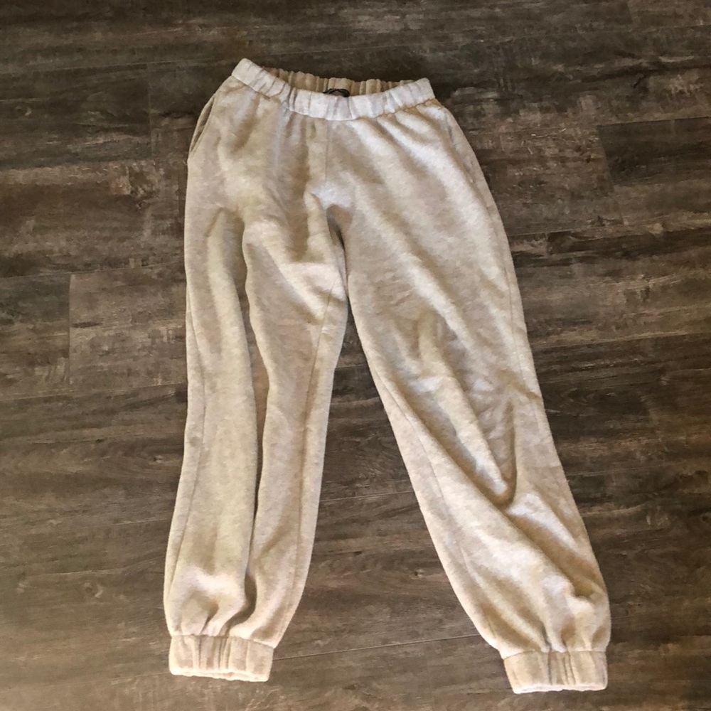 grey sweatpants
